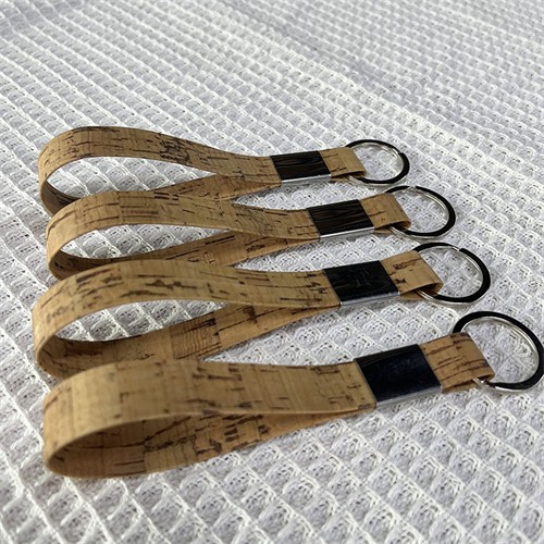 Short Soft Wood Keychains Sustainable Cork Lanyard Cork String Models Customized logo for Promotional Gifts