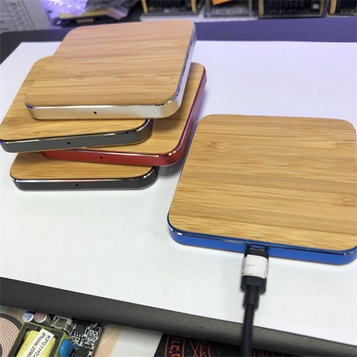 Square Wireless Charger Bamboo Model  Wireless Charging Wooden Case Metallic Colorful Base Customized logo for Promotion